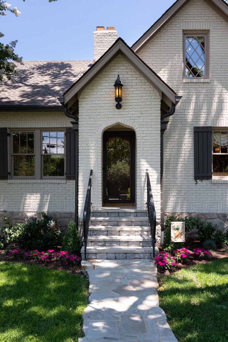 2720 W Linden Ave
