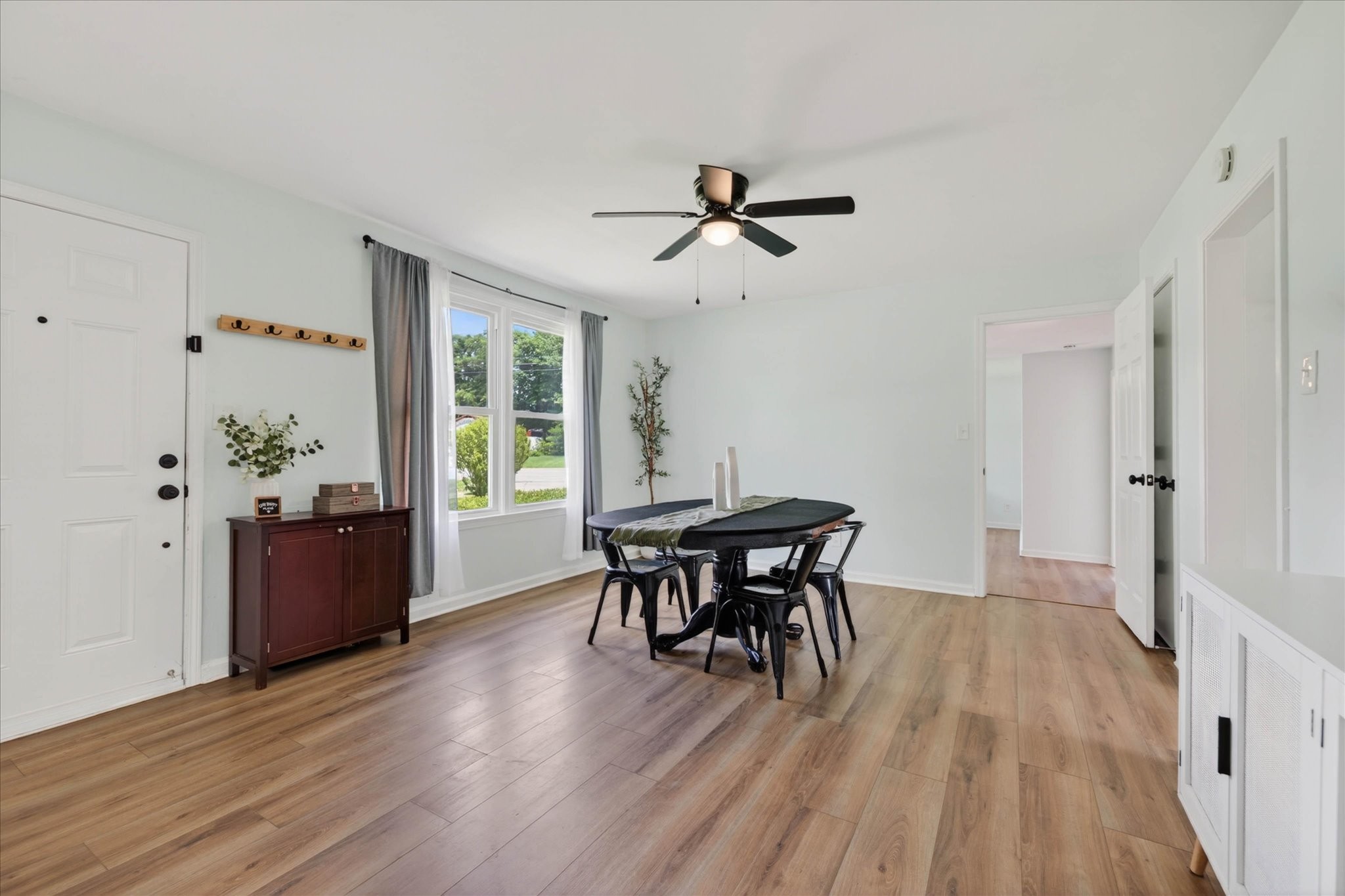 576 Cynthia Dr
