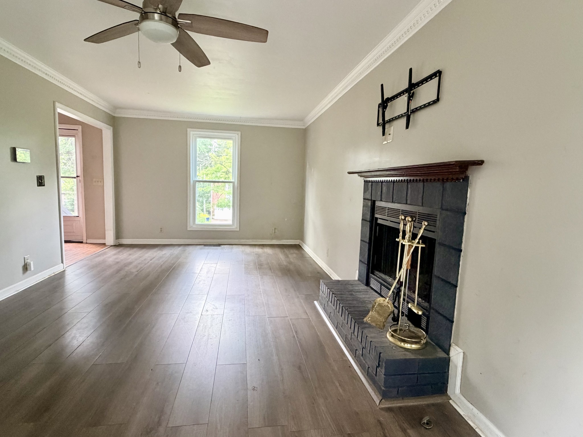 1136 Campbell Rd