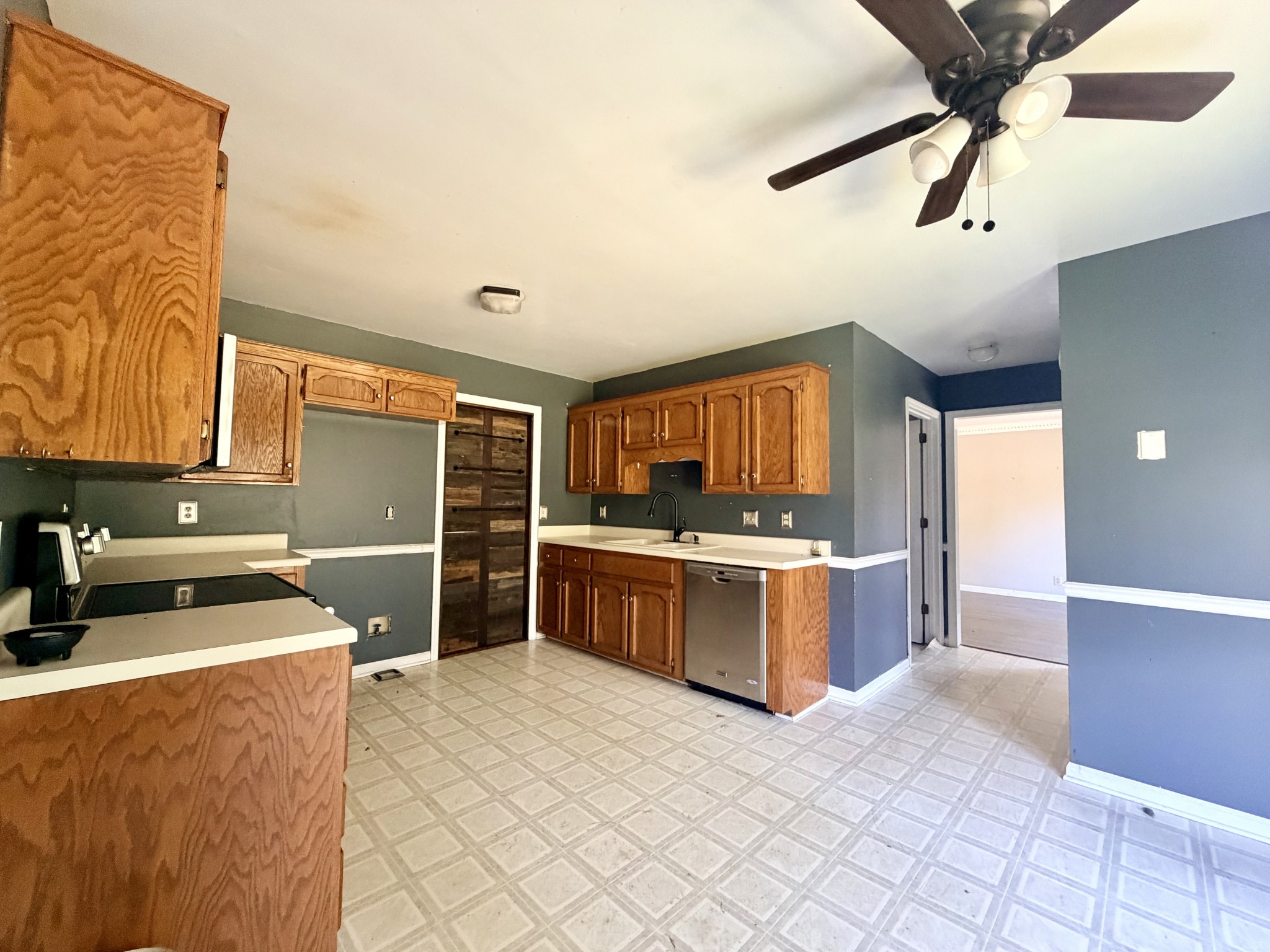 1136 Campbell Rd