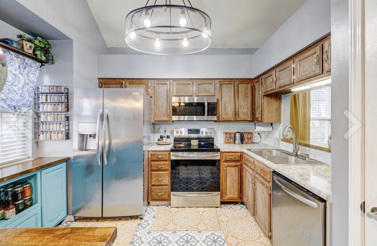 1011 Lassiter Dr