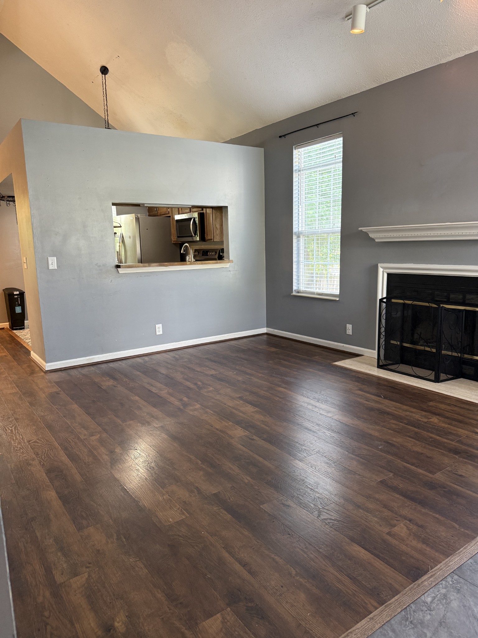 1011 Lassiter Dr