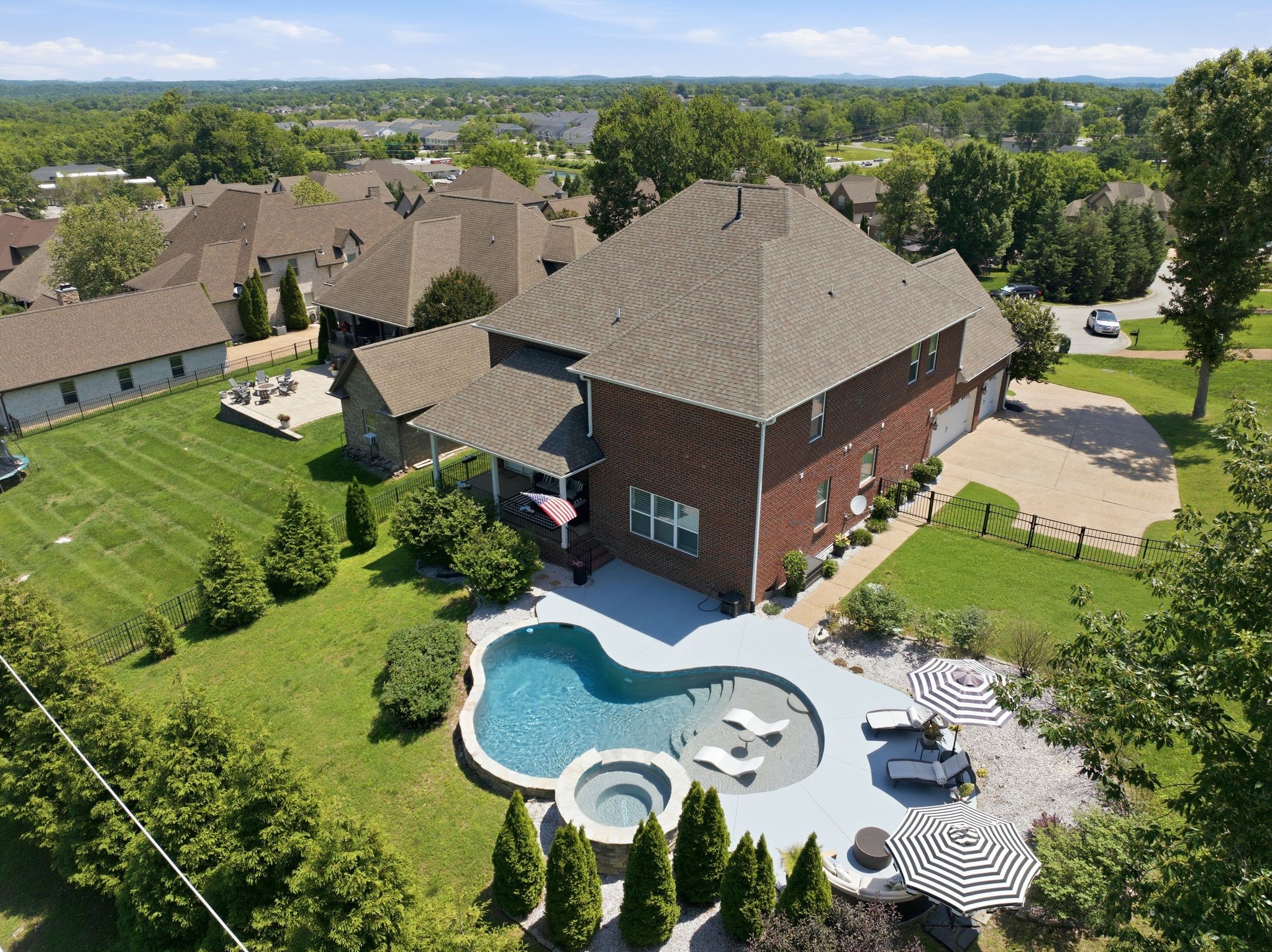 127 Waters Hill Cir