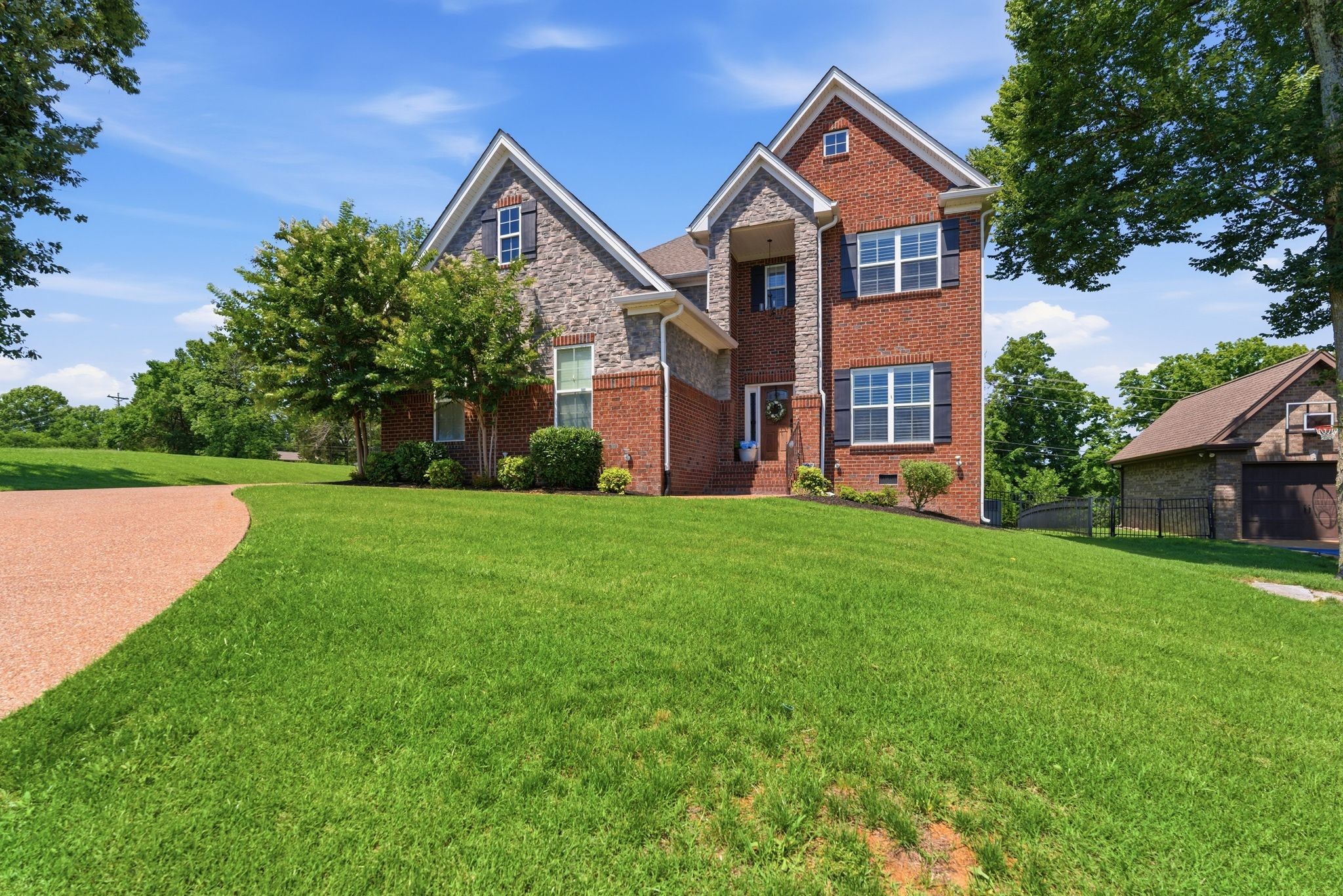 127 Waters Hill Cir