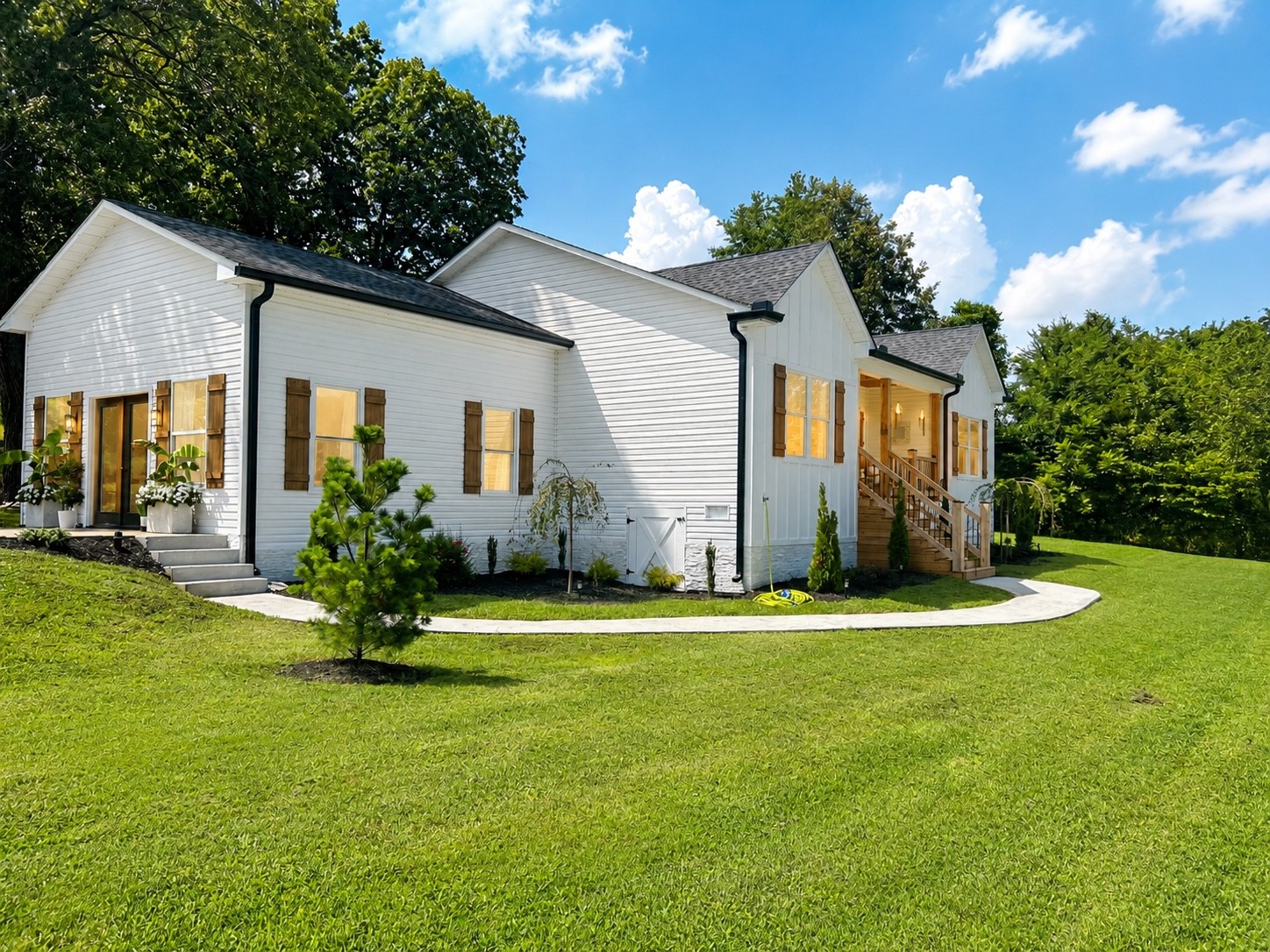 899 Southerland Rd