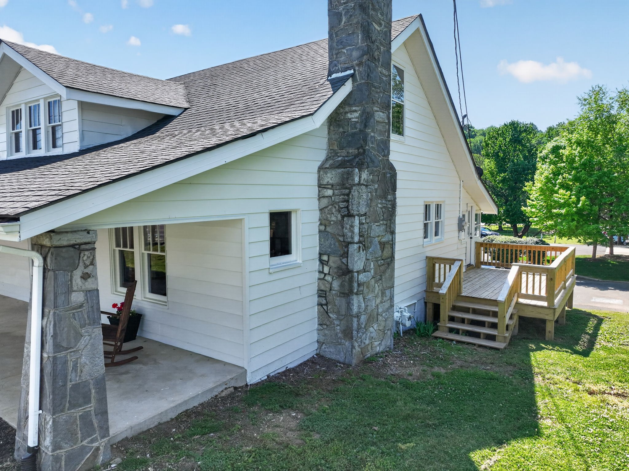 275 Main St