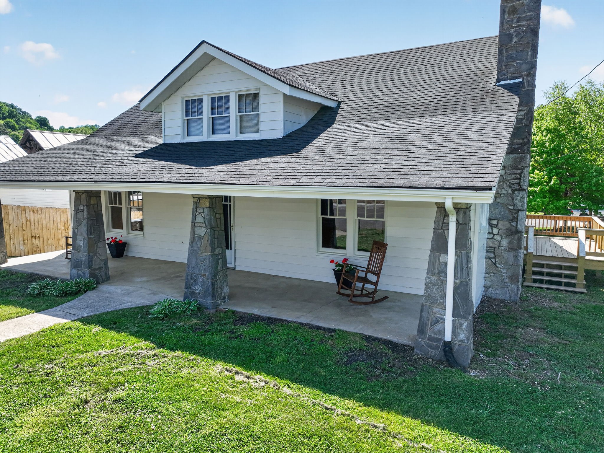 275 Main St
