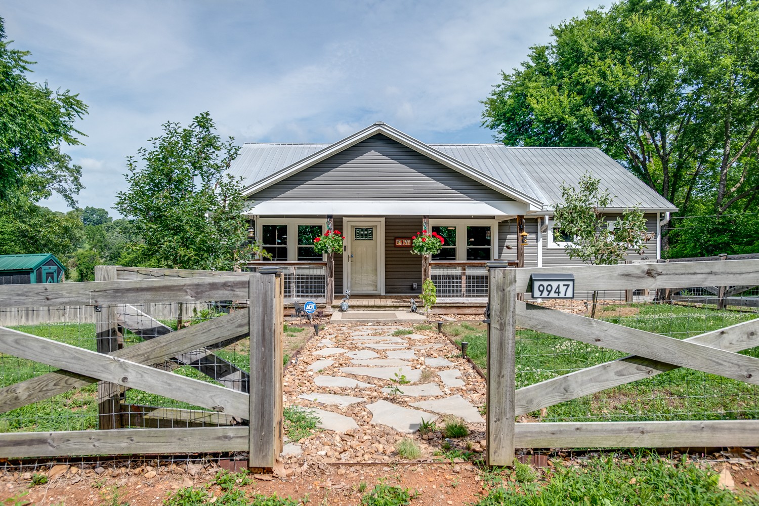 9947 Old Highway 46