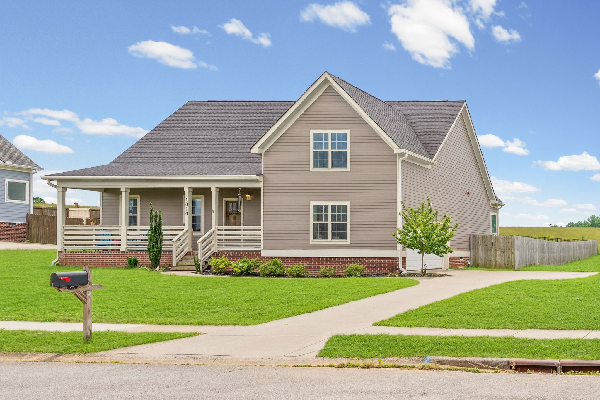 1010 Tulip Dr