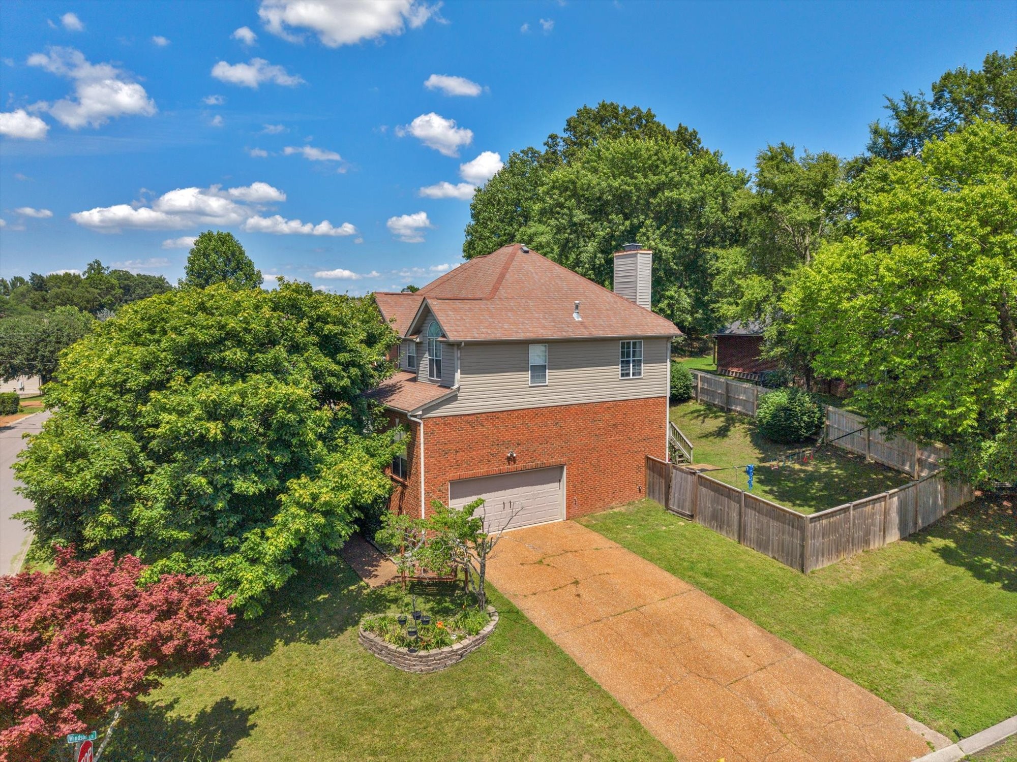 2601 Windsor Ln