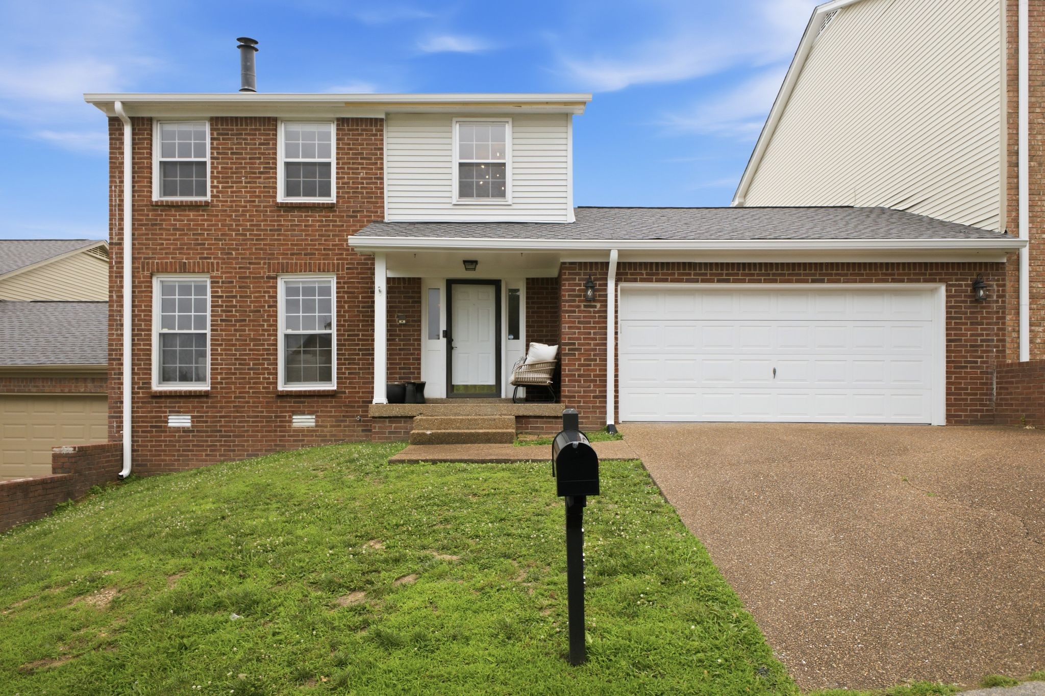 7033 Clearview Cir