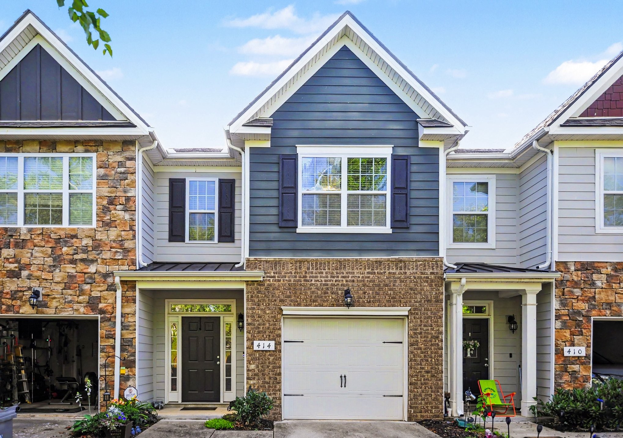 414 Manor Row