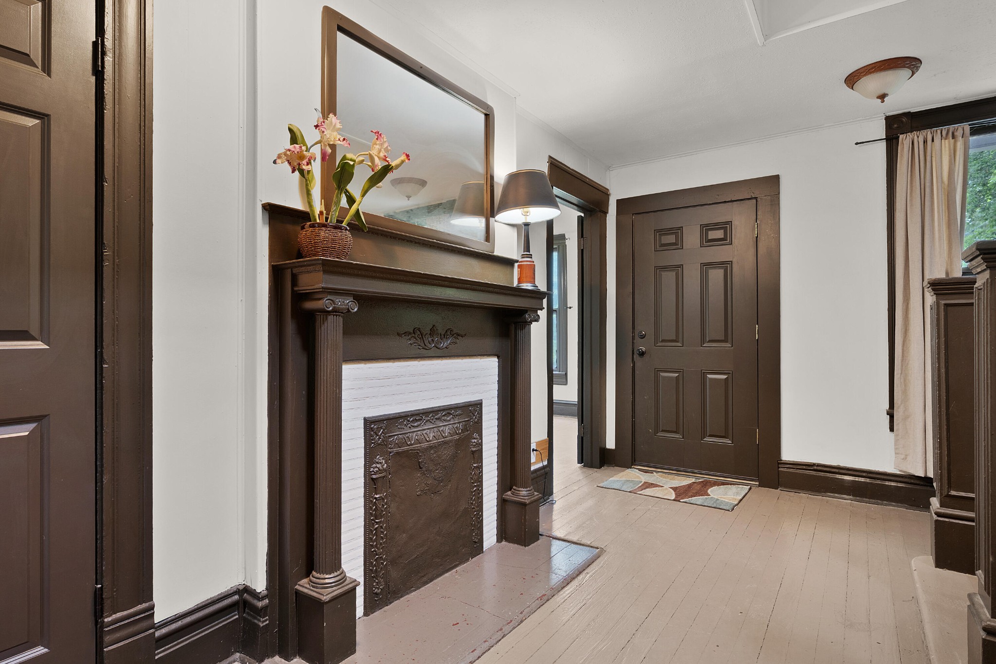 812 E 10th Street