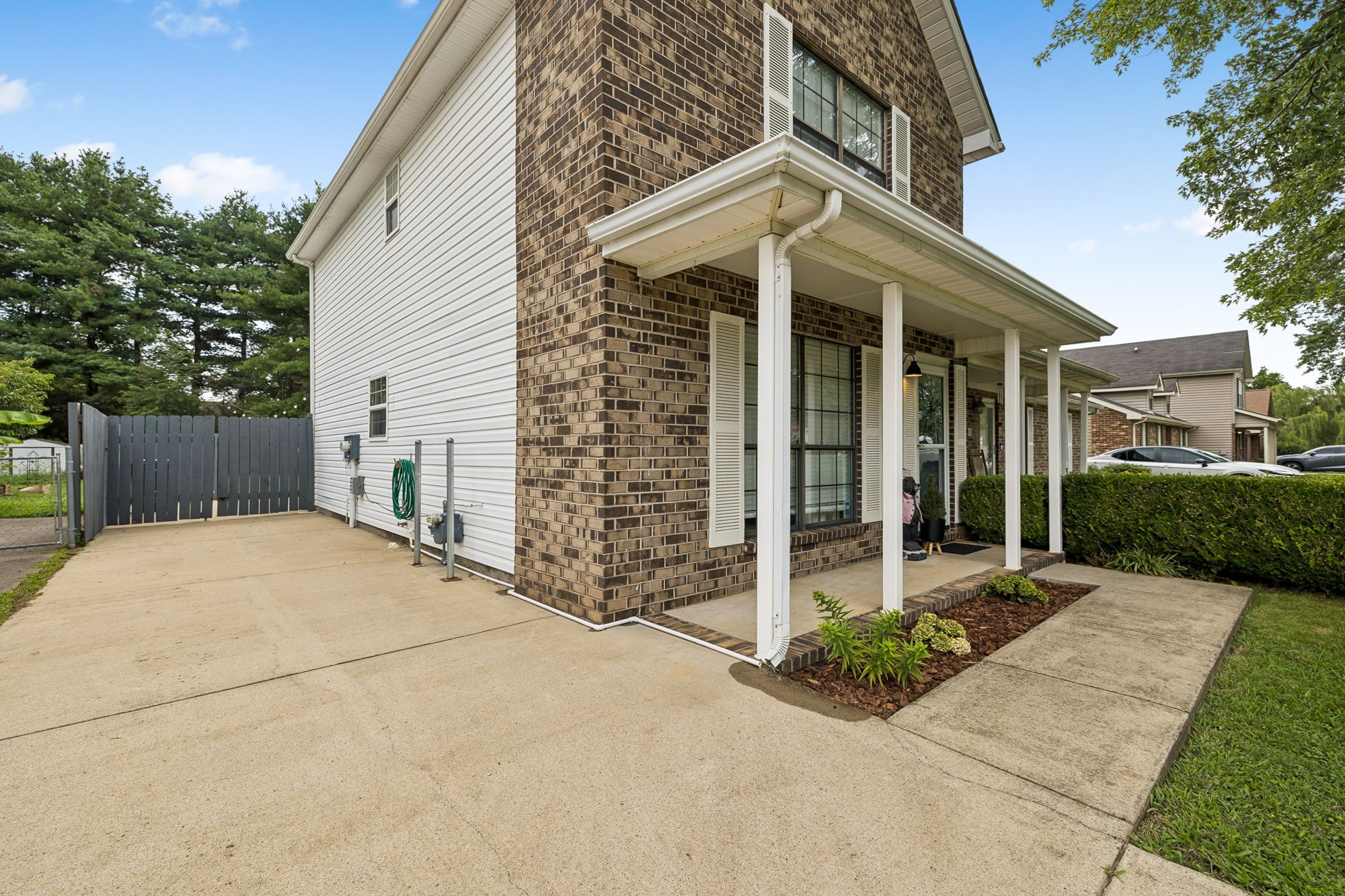 633 Lilly Lane
