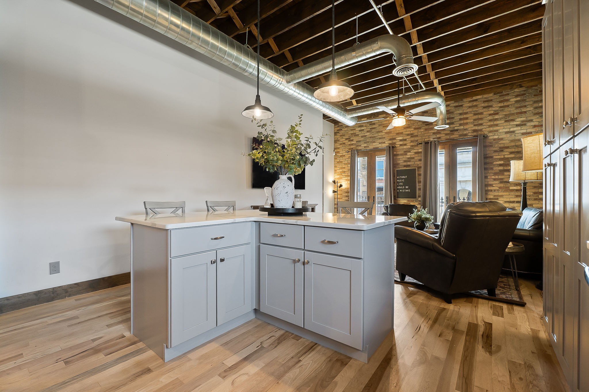 209 E Main St