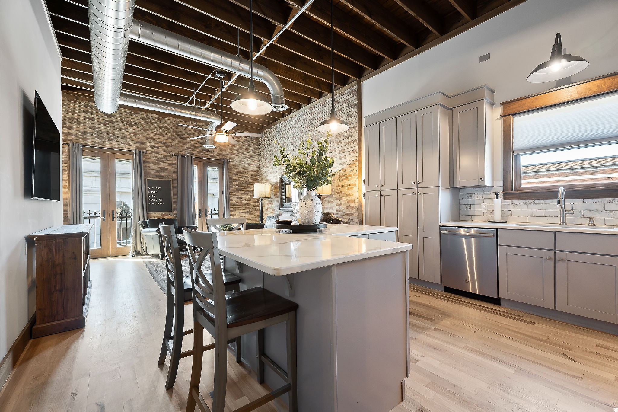 209 E Main St