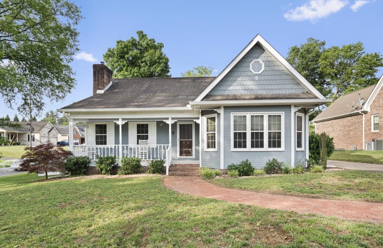 105 Barker Lane, NW