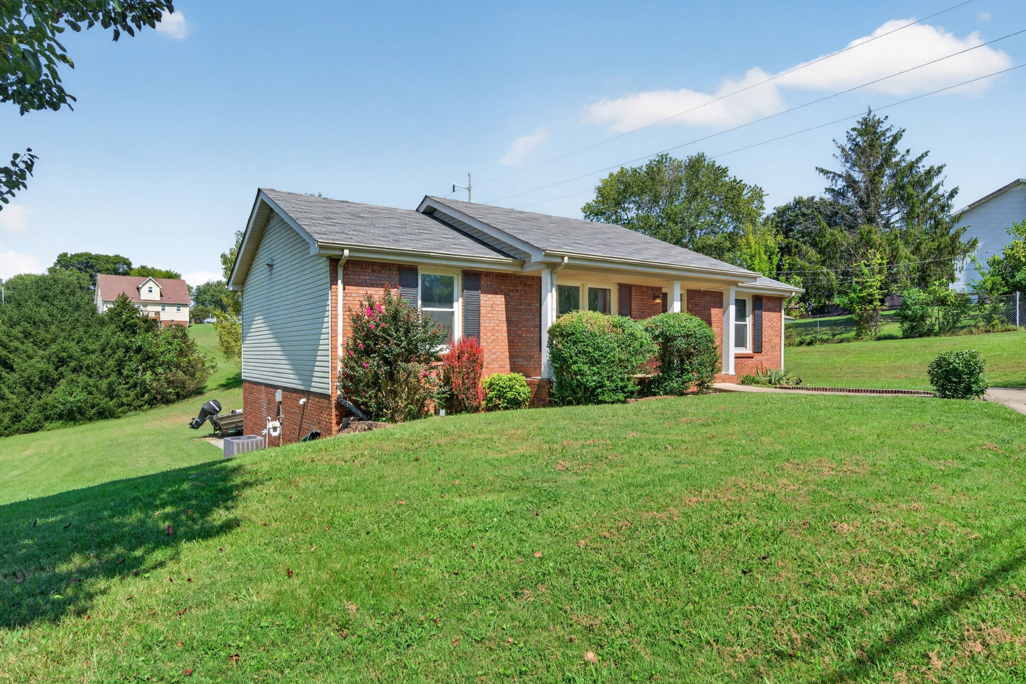 1914 Claymont Dr