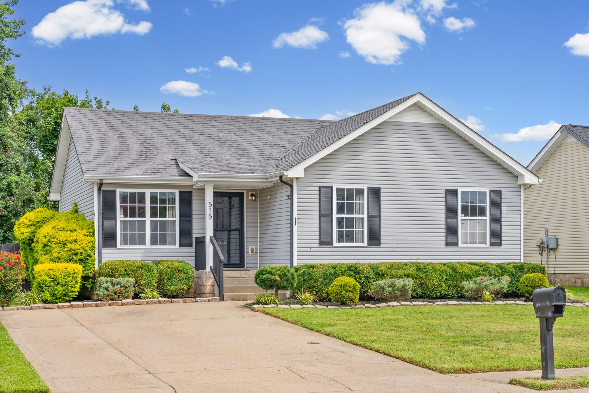 515 Oakmont Dr