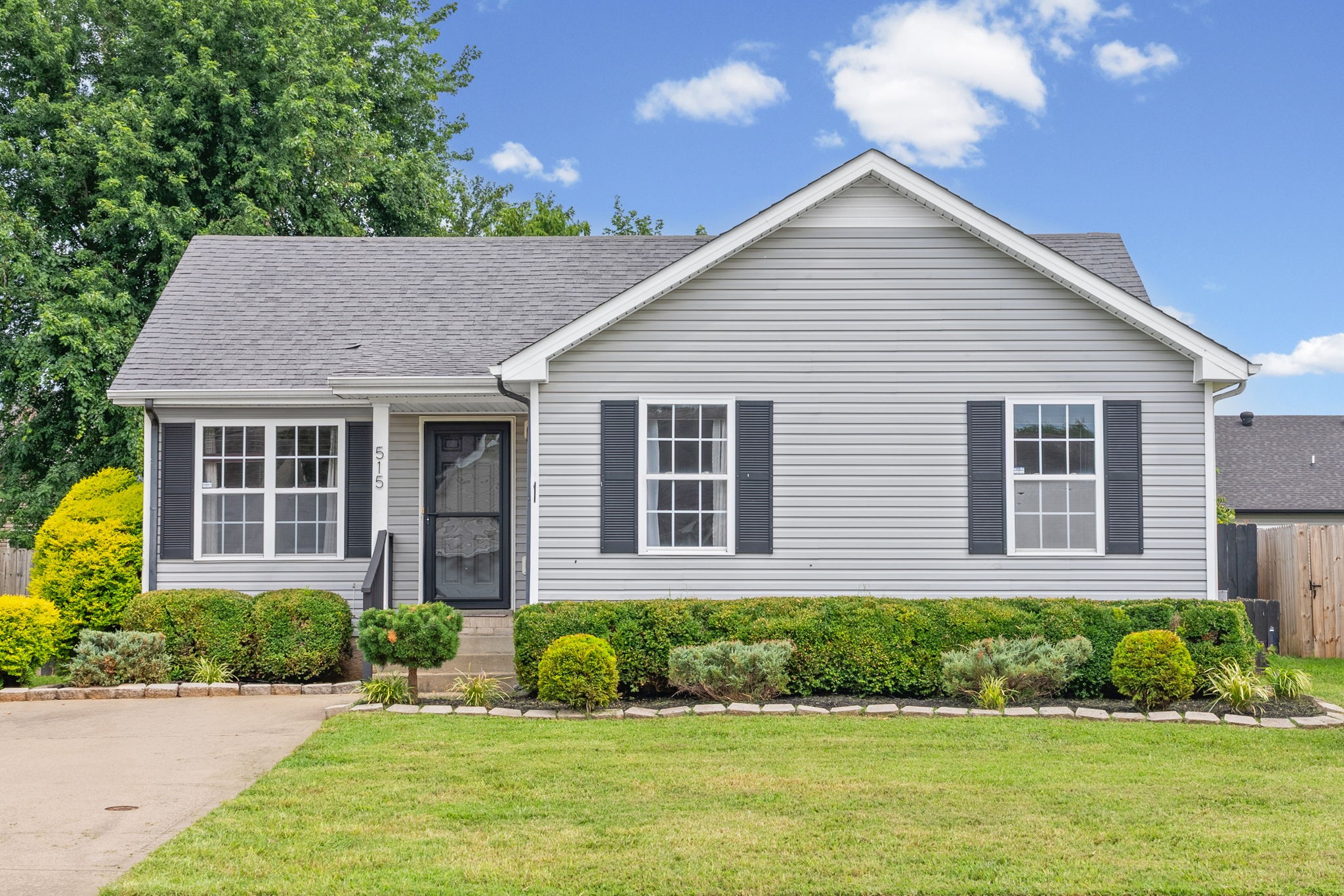 515 Oakmont Dr