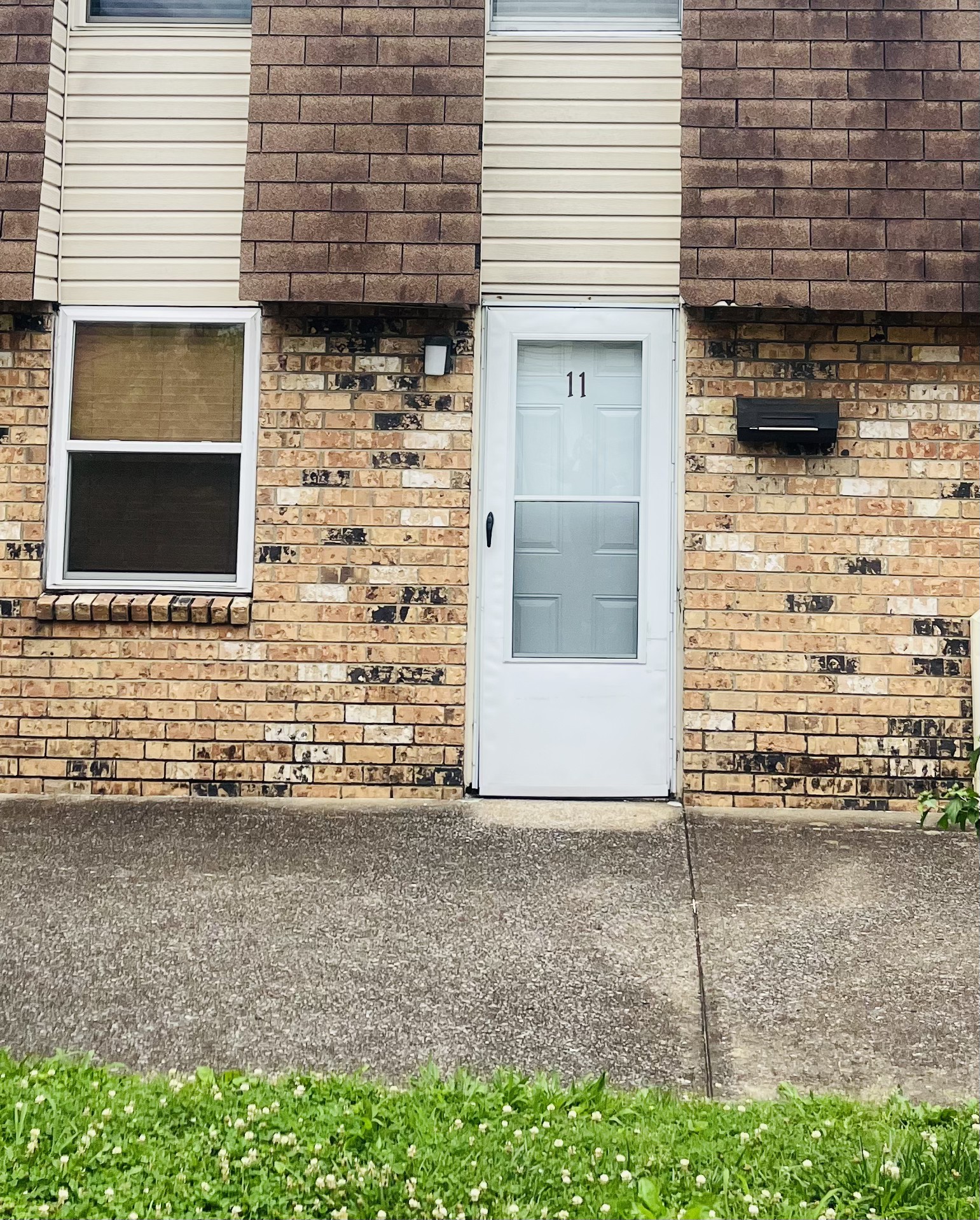 370 Wallace Rd