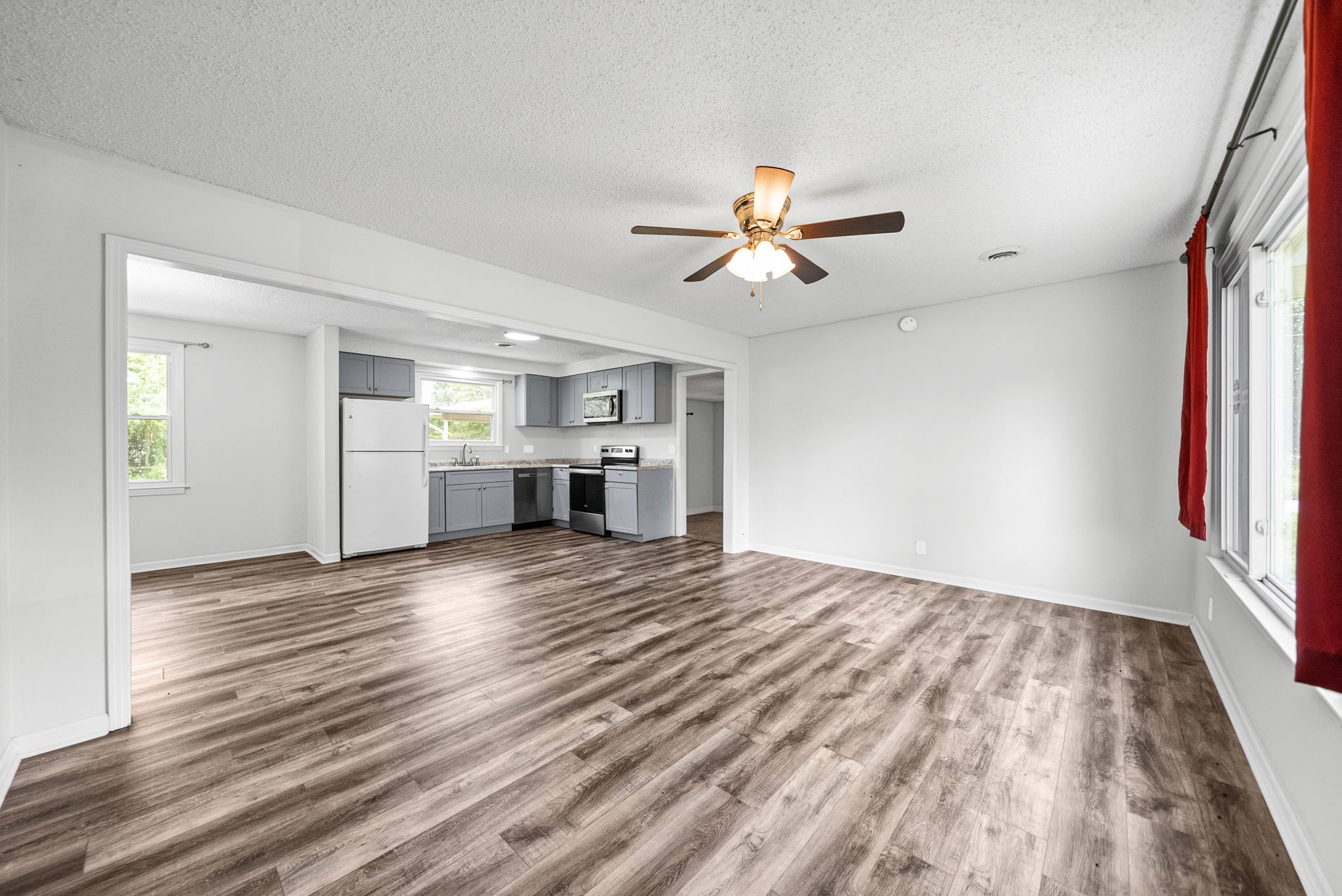 101 Susan St