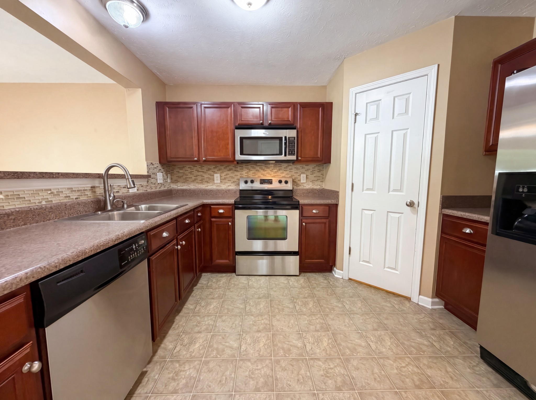 2032 Shaylin Loop