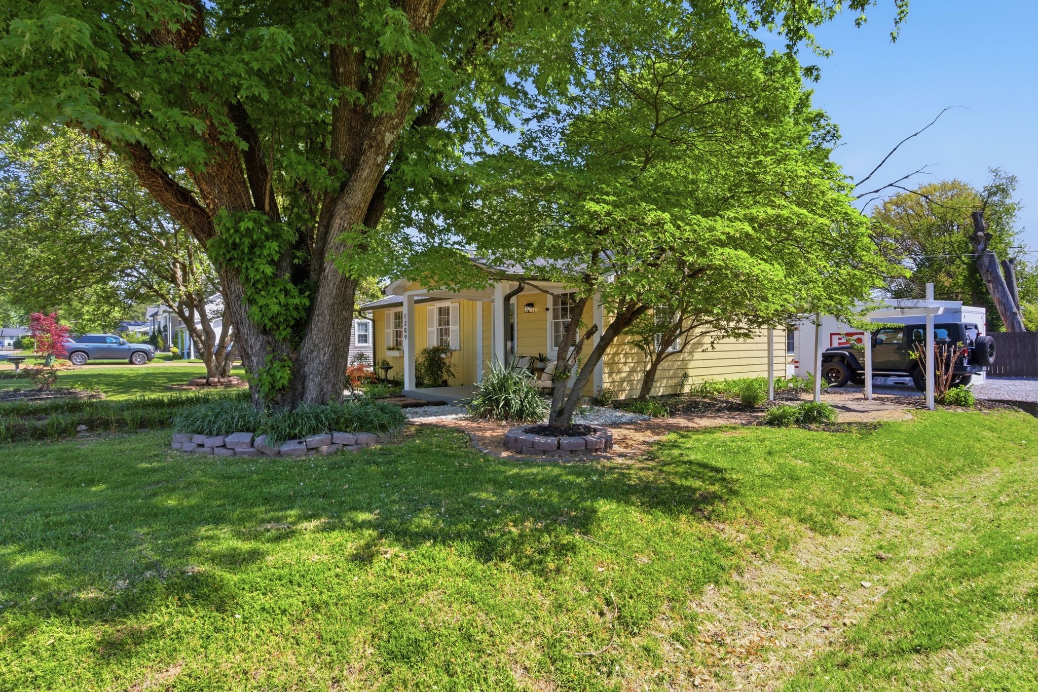1309 Chickering Dr