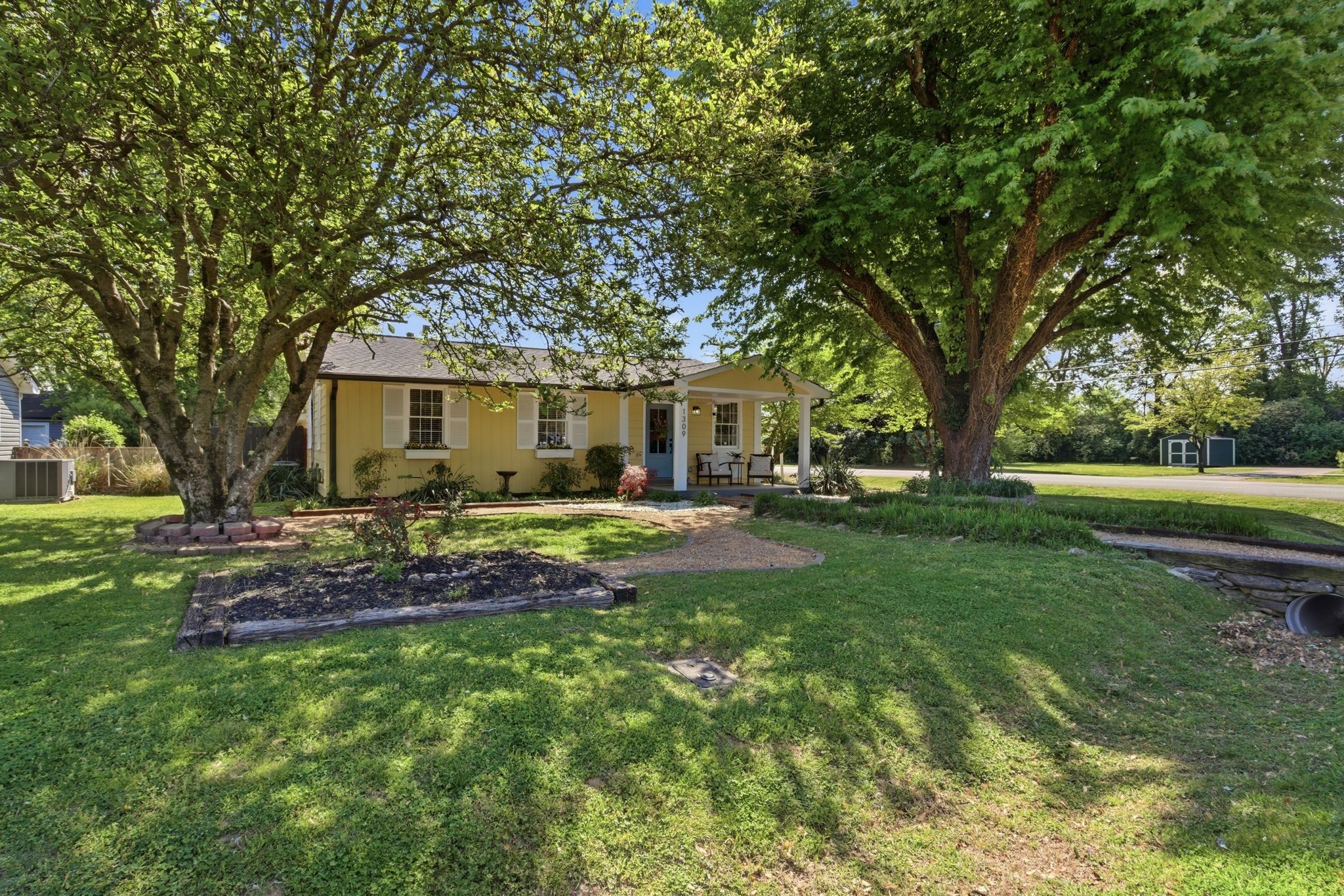 1309 Chickering Dr
