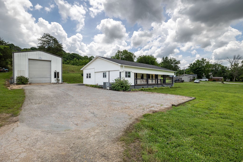 5492 Columbia Hwy