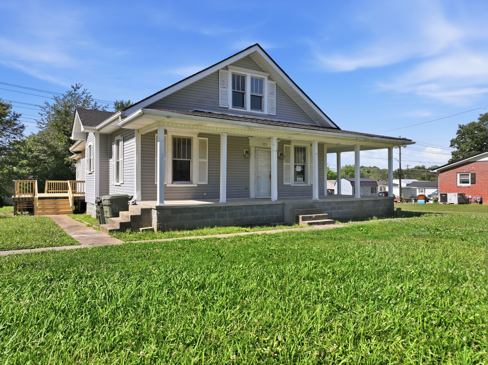 323 Kennedy St