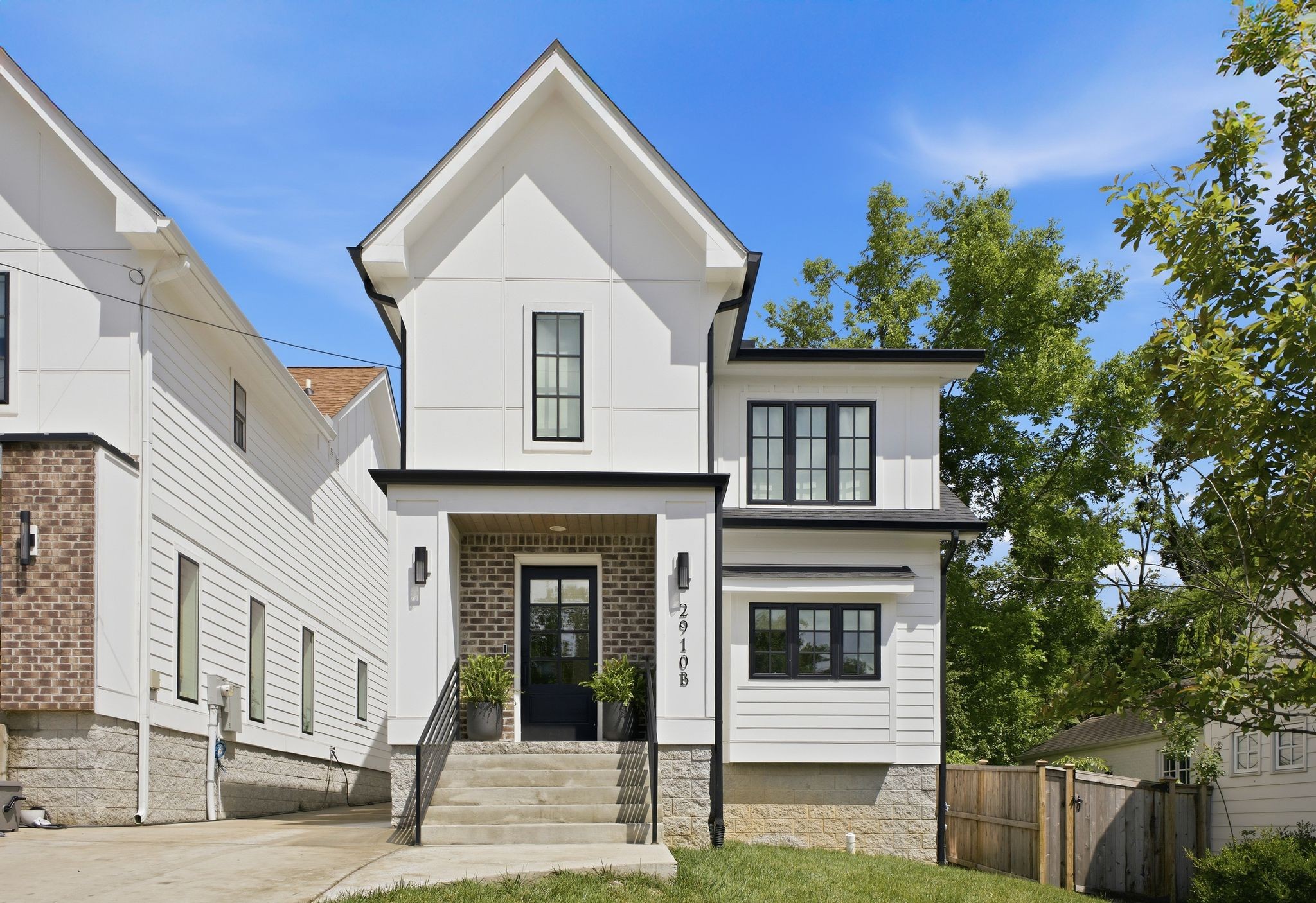 2910B Primrose Cir
