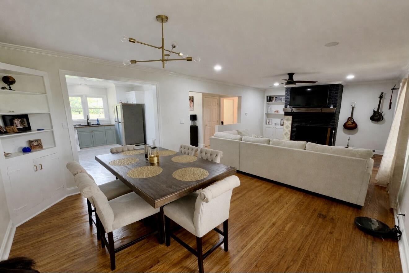 429 Whitehall CIR