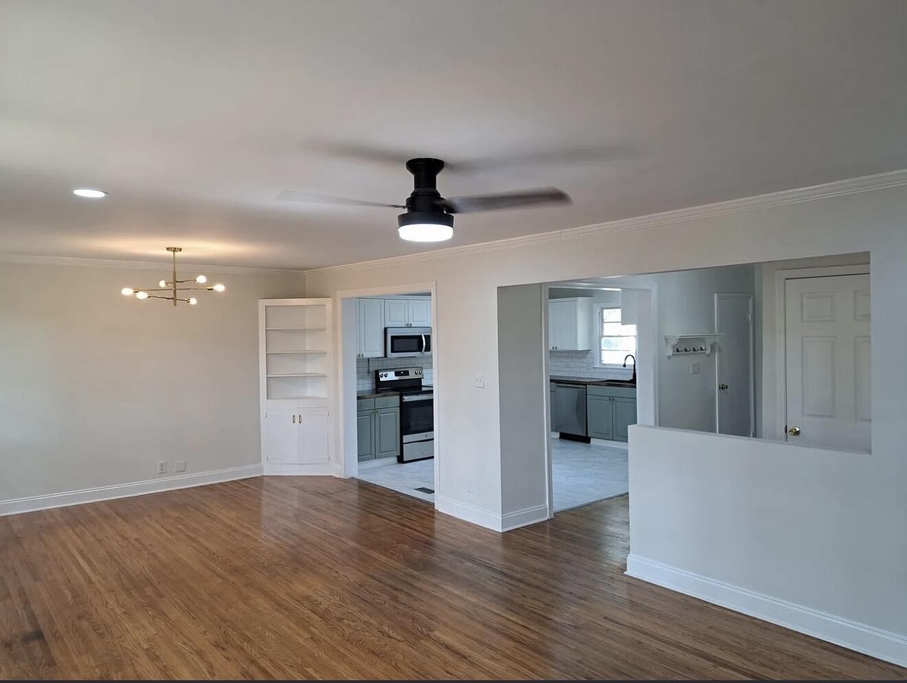 429 Whitehall CIR