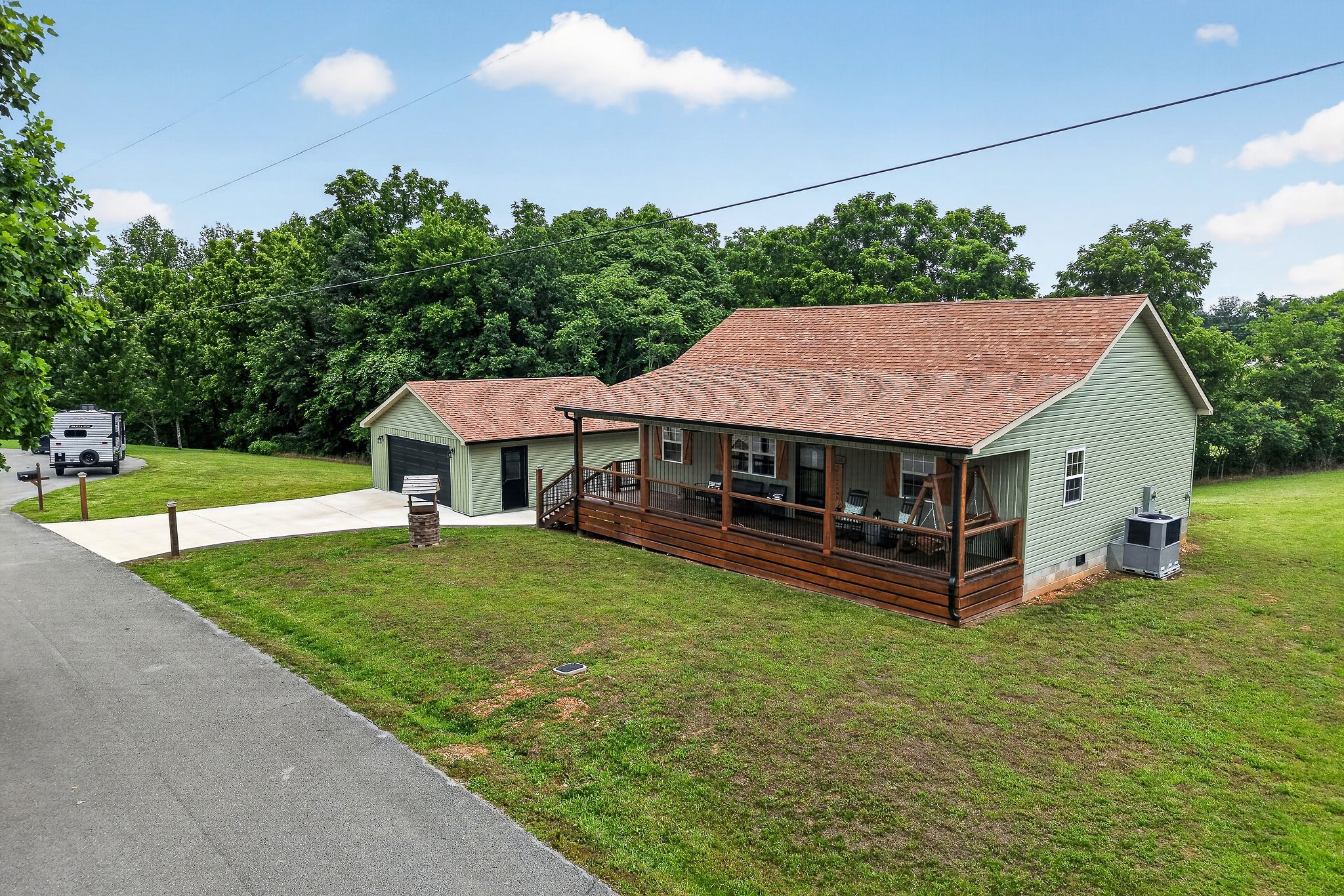 240 Dillon Ln