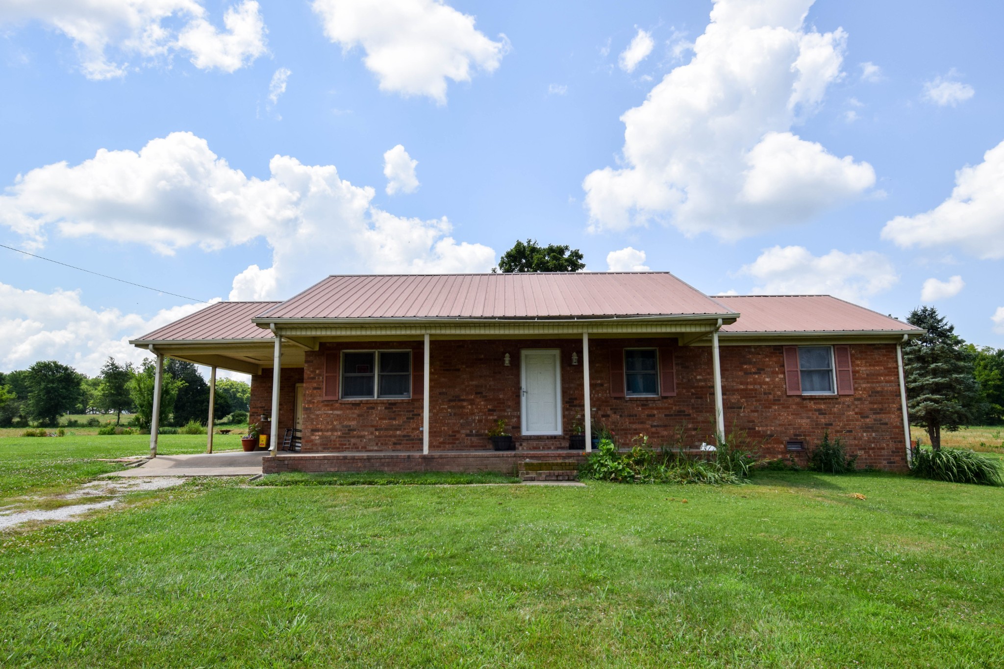 135 Old Hwy 52W