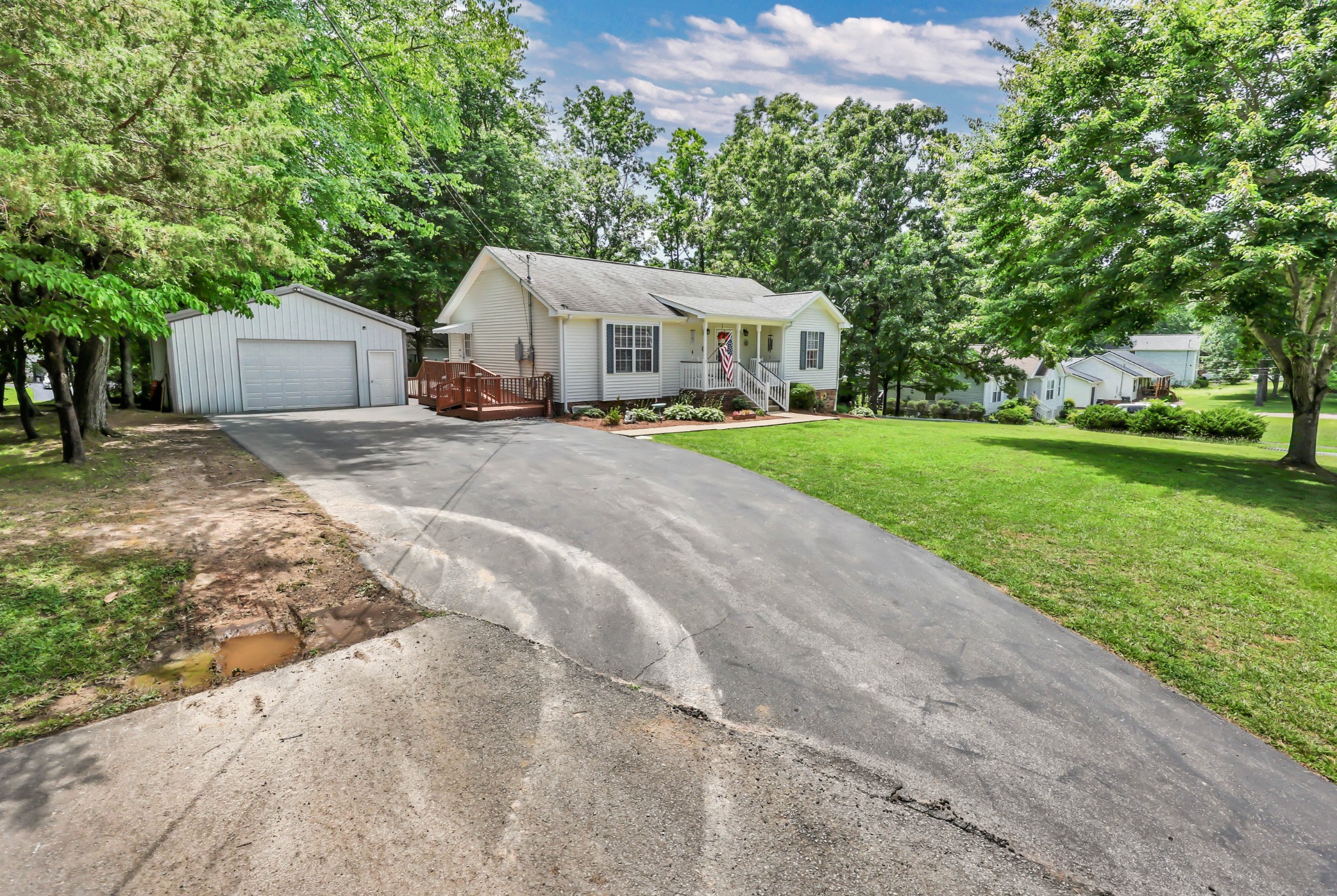 110 Acorn Dr