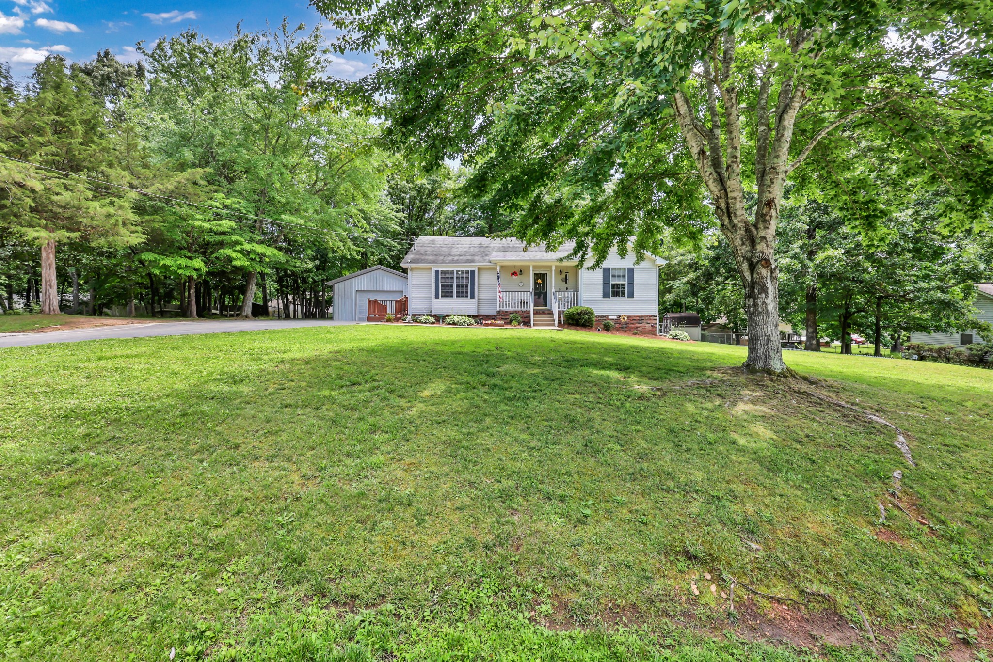 110 Acorn Dr