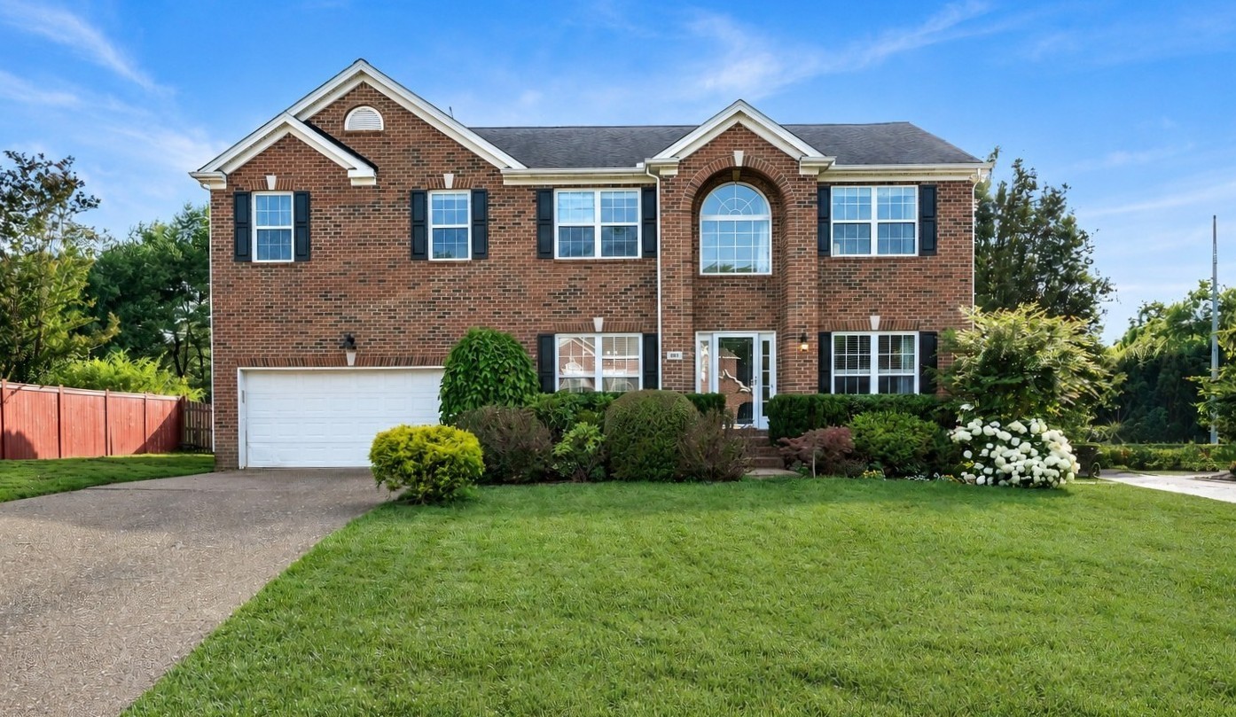 805 Wickshire Dr