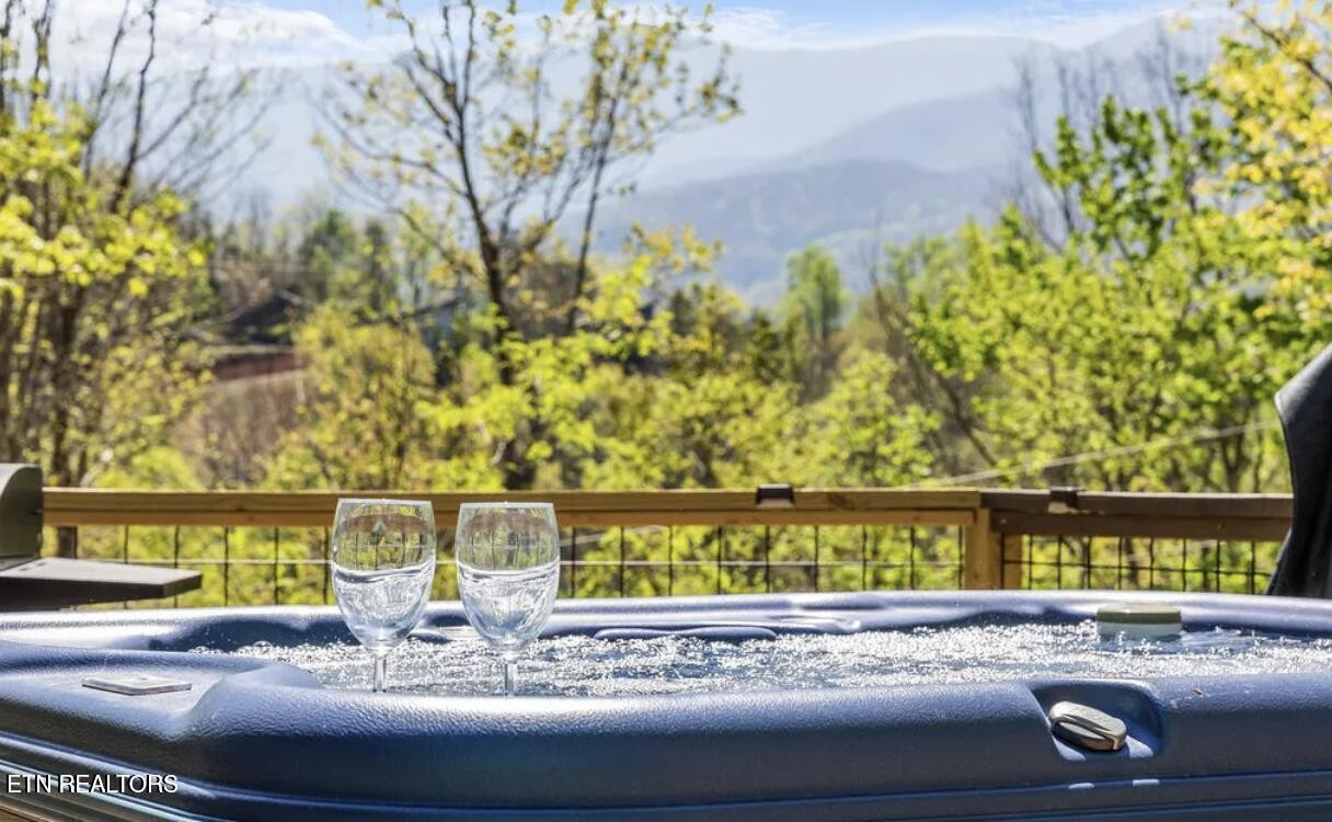 725 Sunshine Tr