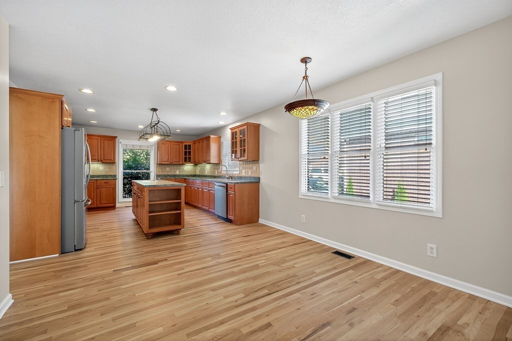 1325 Bridle Path
