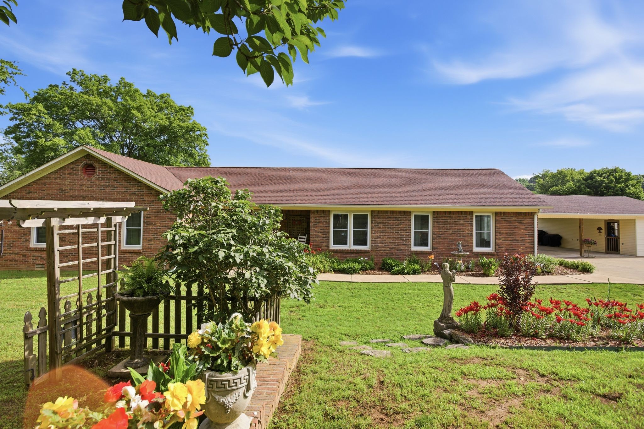 750 Mountain View Dr