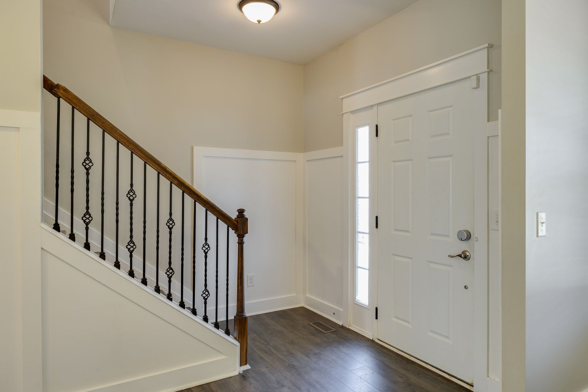 2128 Ravenscourt Dr