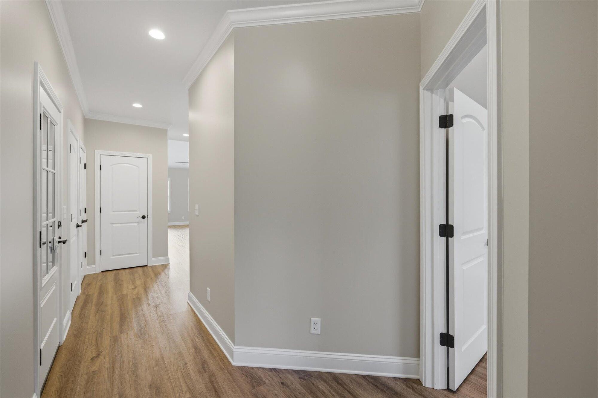 211 Village Cove Circle