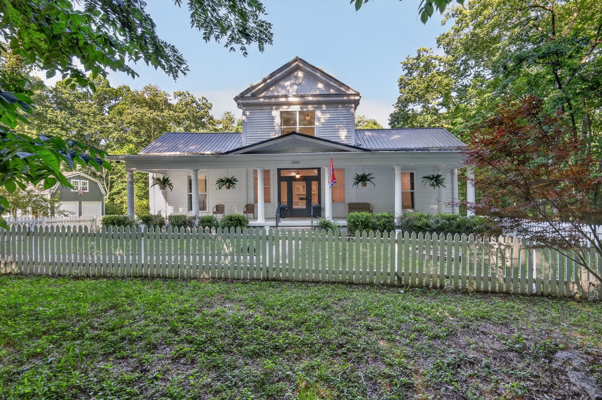 1455 Mapleash Ave