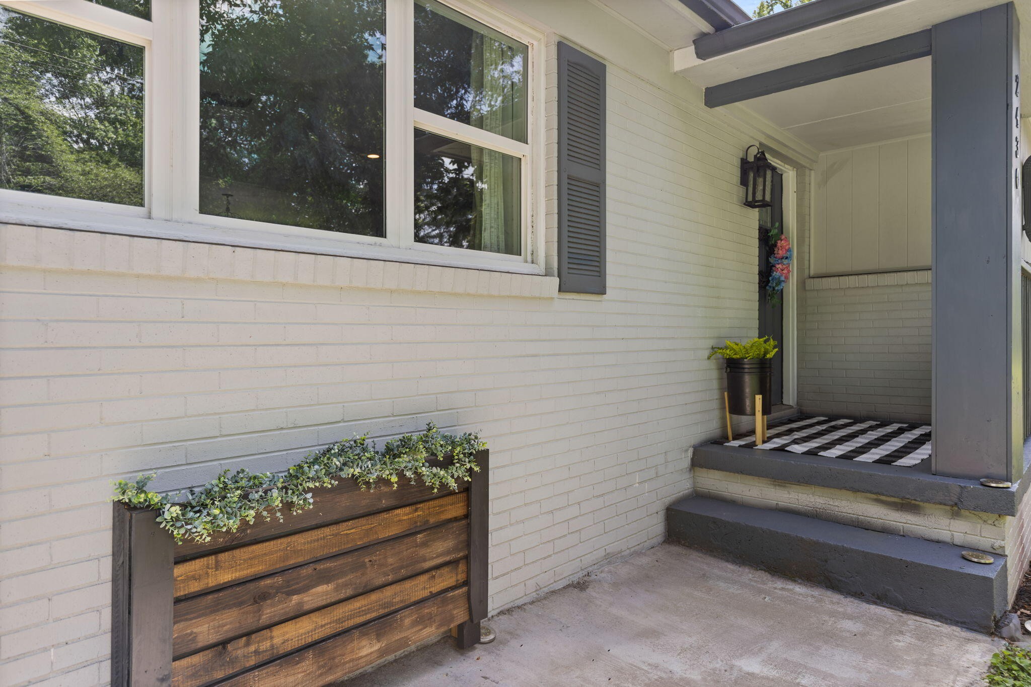 2430 Walnut Drive, NW