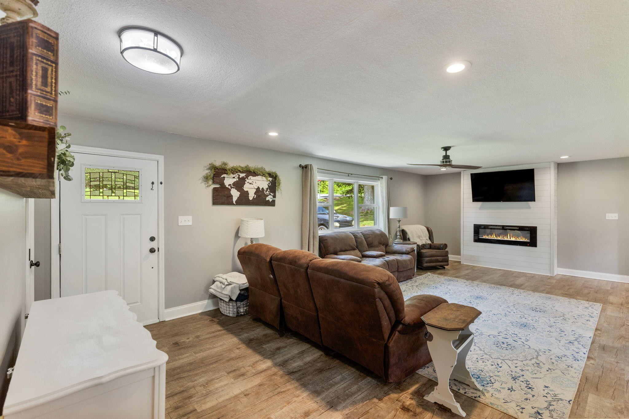 2430 Walnut Drive, NW