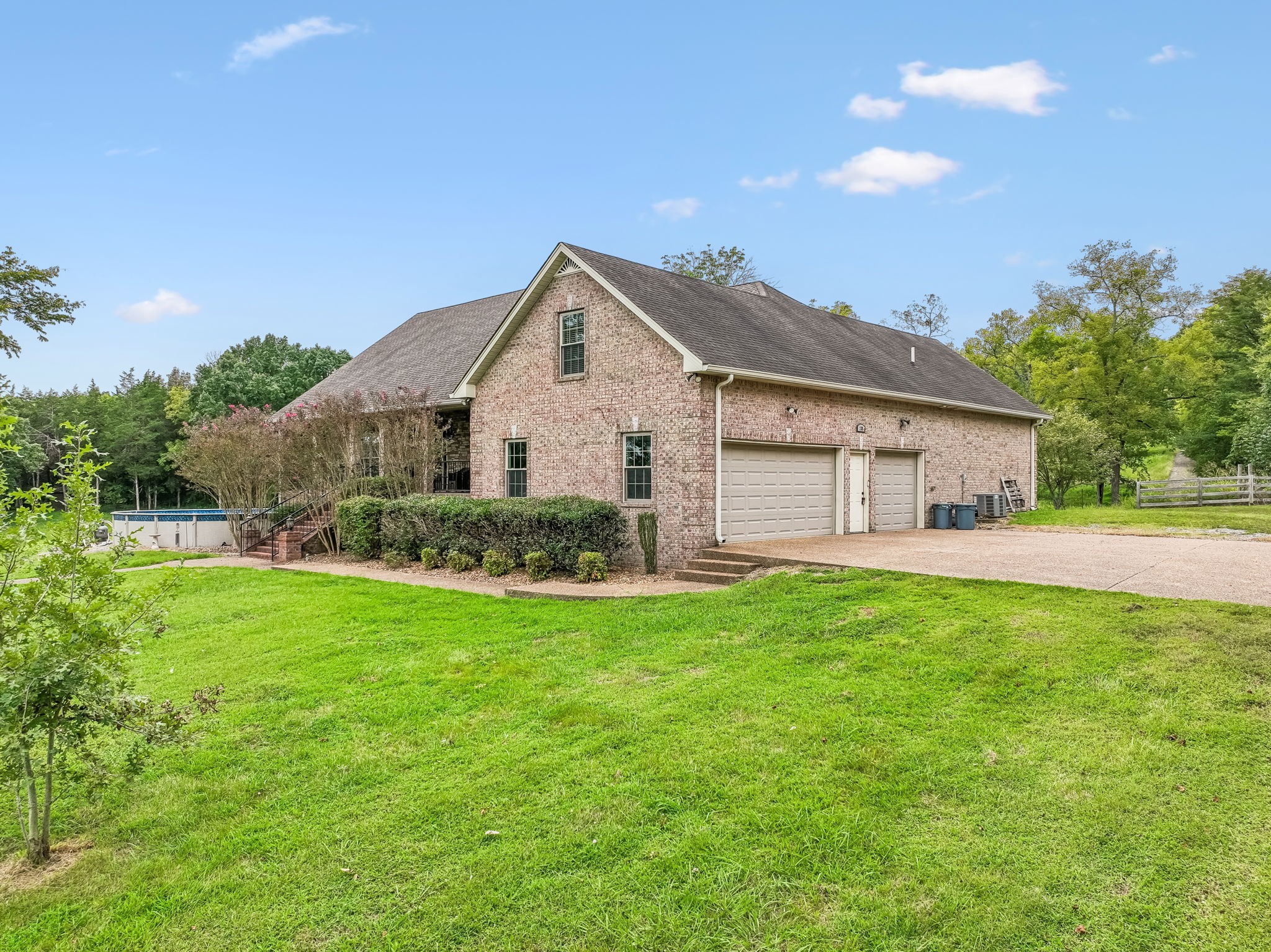 335 Hankins Ln