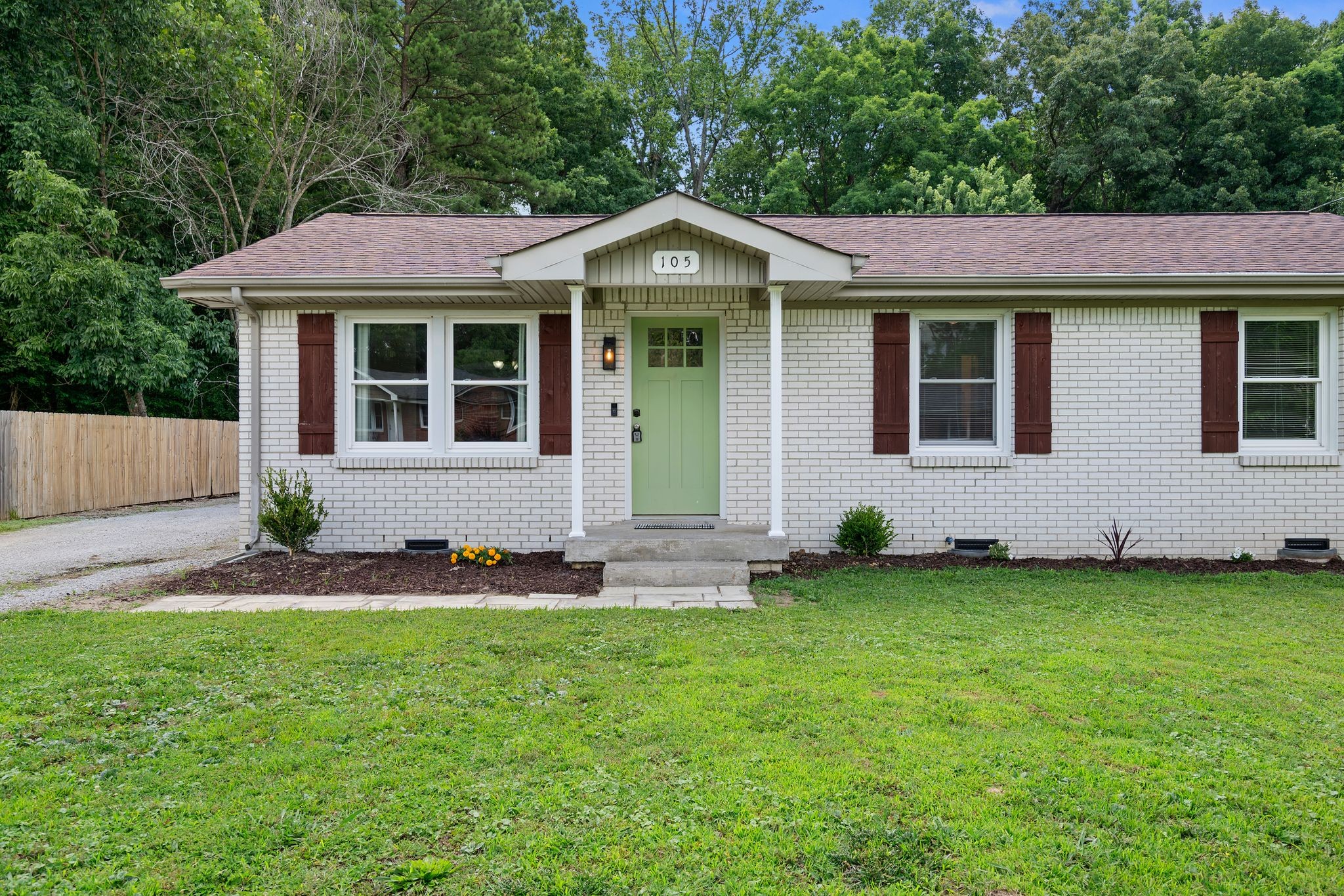 105 Billy Robb St