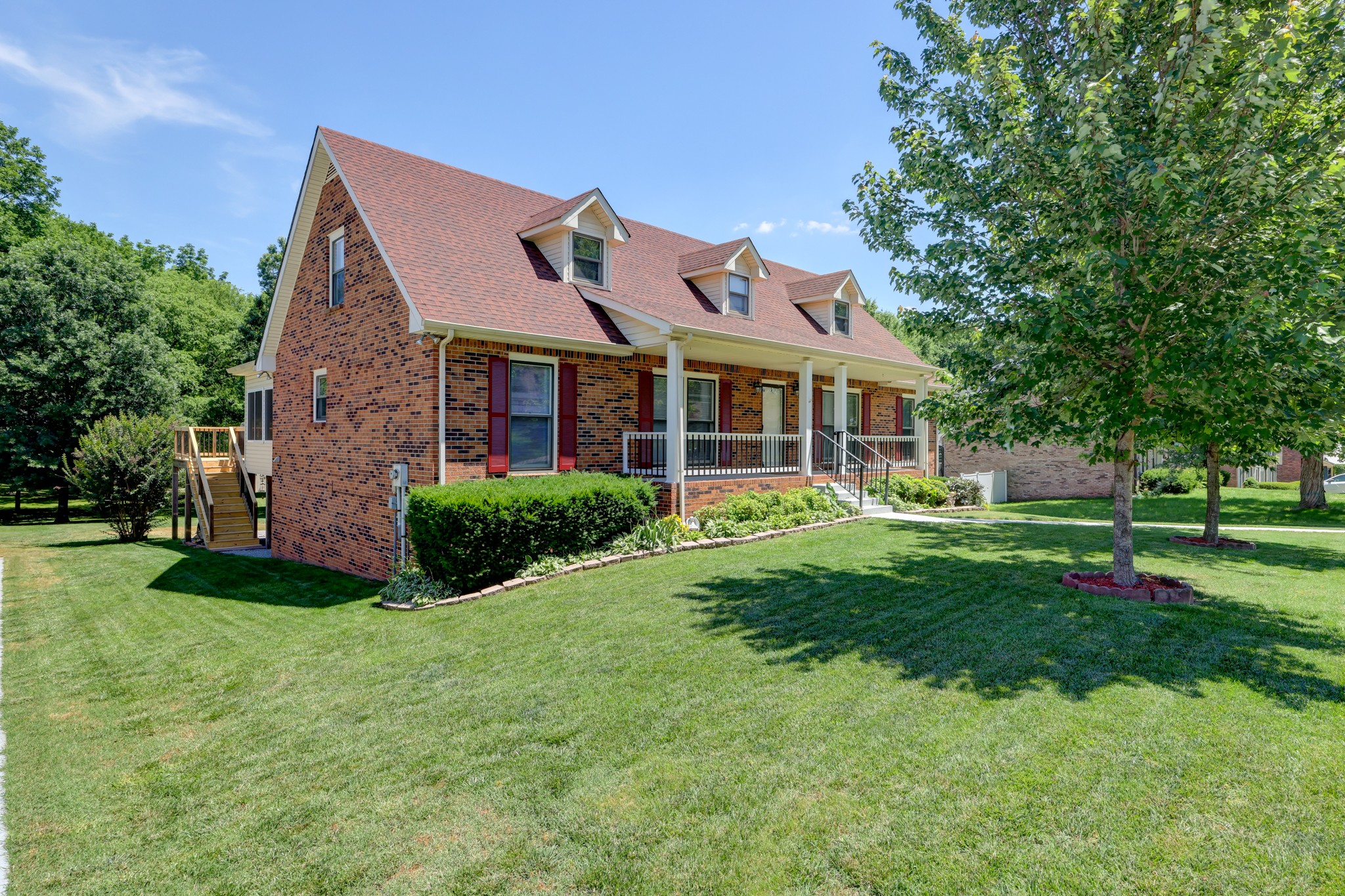1030 Hillshire Dr